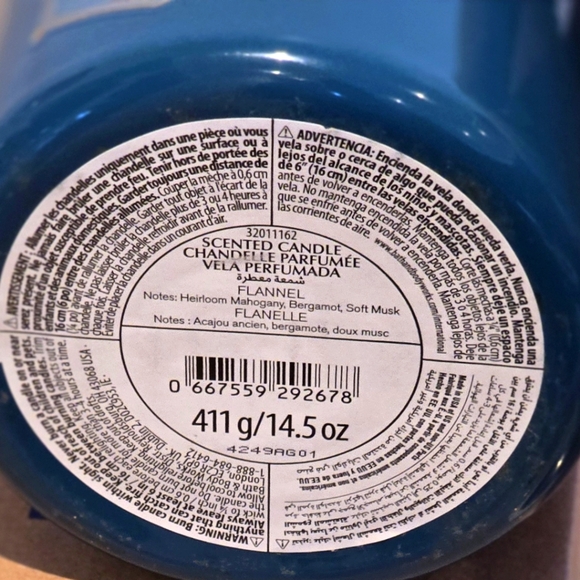 🩷BRAND NEW BATH & BODY WORKS🩷White Barn Blue Flannel Candle🩷 - Picture 3 of 3